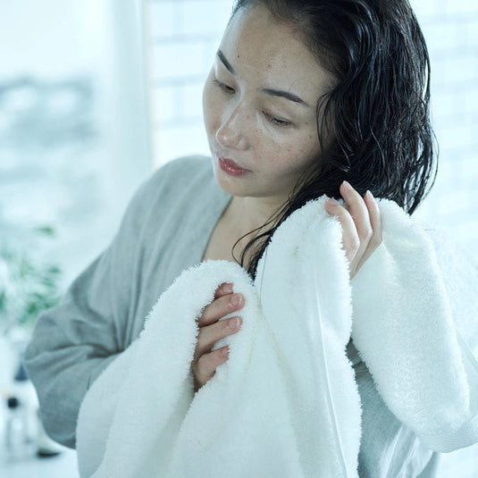 Air Kaoru Perfec10 for hair, 34 x 120 cm (choose from two colors)