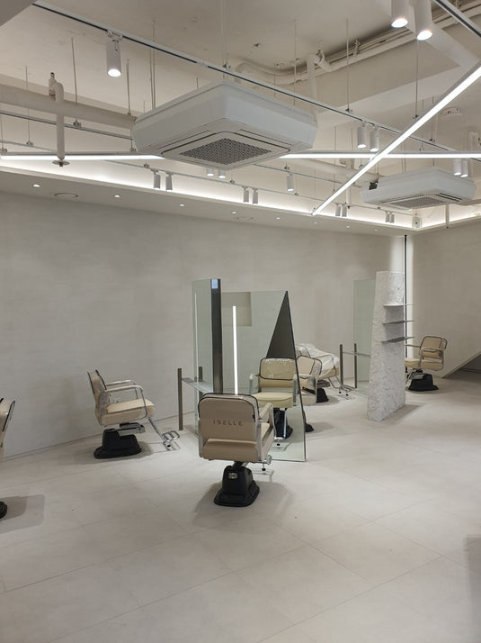 WIDE III Styling Chair - Available in 2 Colors & 8 Base Styles