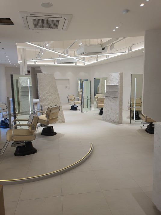 WIDE III Styling Chair - Available in 2 Colors & 8 Base Styles