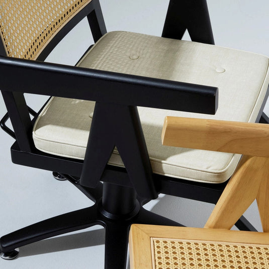 Rehat Styling Chair (2 Colours, 8 Base Options)